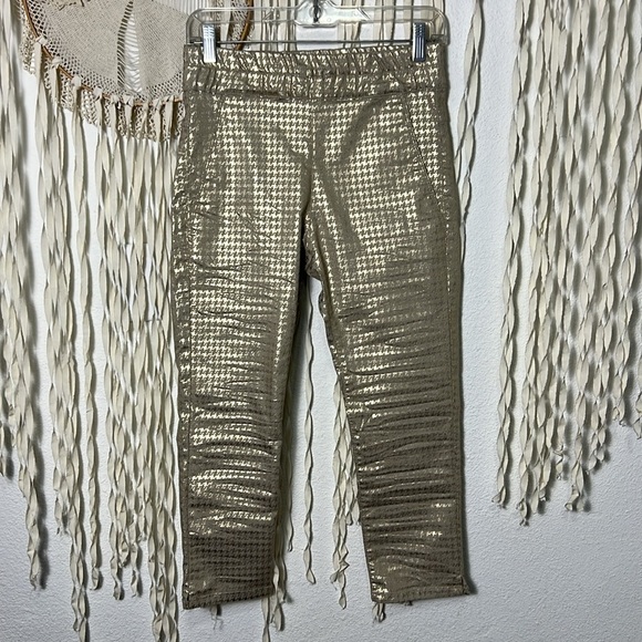 Bevy Flog Pull on Cropped Pant in Tan and Gold Houndstooth Print Size 25 - Picture 1 of 10